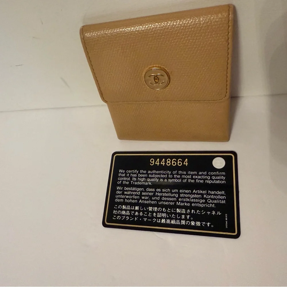 CHANEL COIN CASE WALLET TAN CALFSKIN LEATHER GOLD TONE COCO SNAP AUTHENTIC CARD - Picture 3 of 15